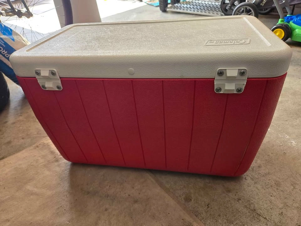 Coleman Red and White Hard Chest Cooler - photo 2