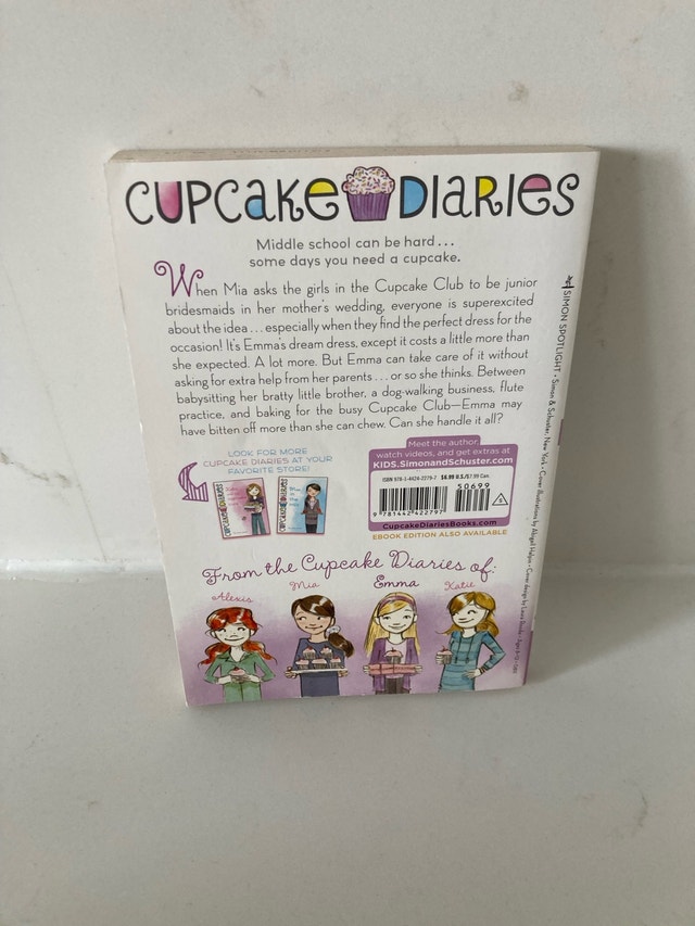 🏈Cupcake Diaries: Emma on Thin Icing - photo 2