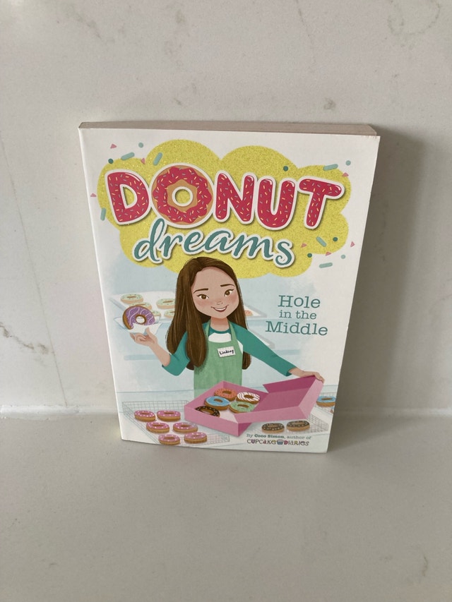 🏈Donut Dreams: Hole in the Middle by Coco Simon