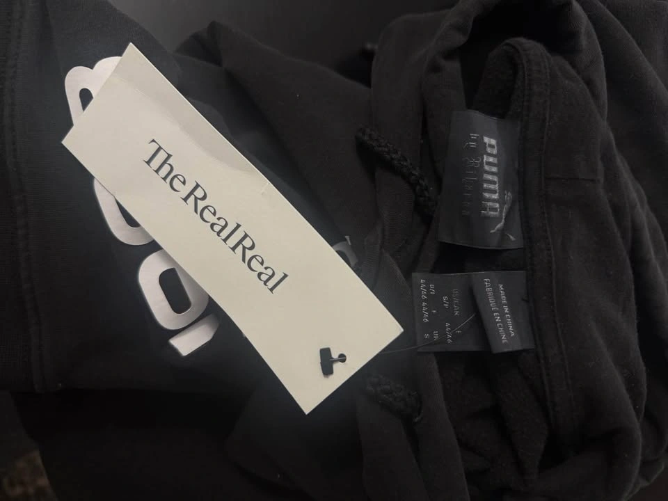 Fenty x Puma by Rihanna Graphic Pullover Hoodie – Black w/ Photo - photo 3