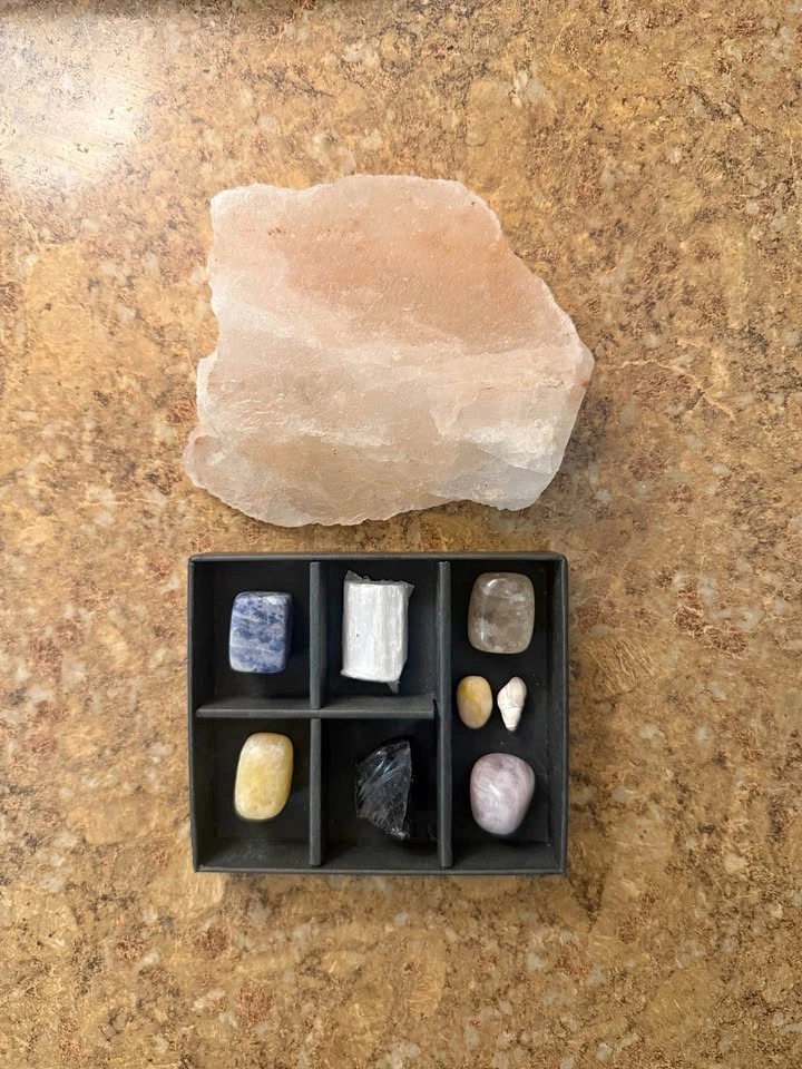 Crystals & Minerals Decor Lot – Rough Salt Rock + Boxed Tumbled