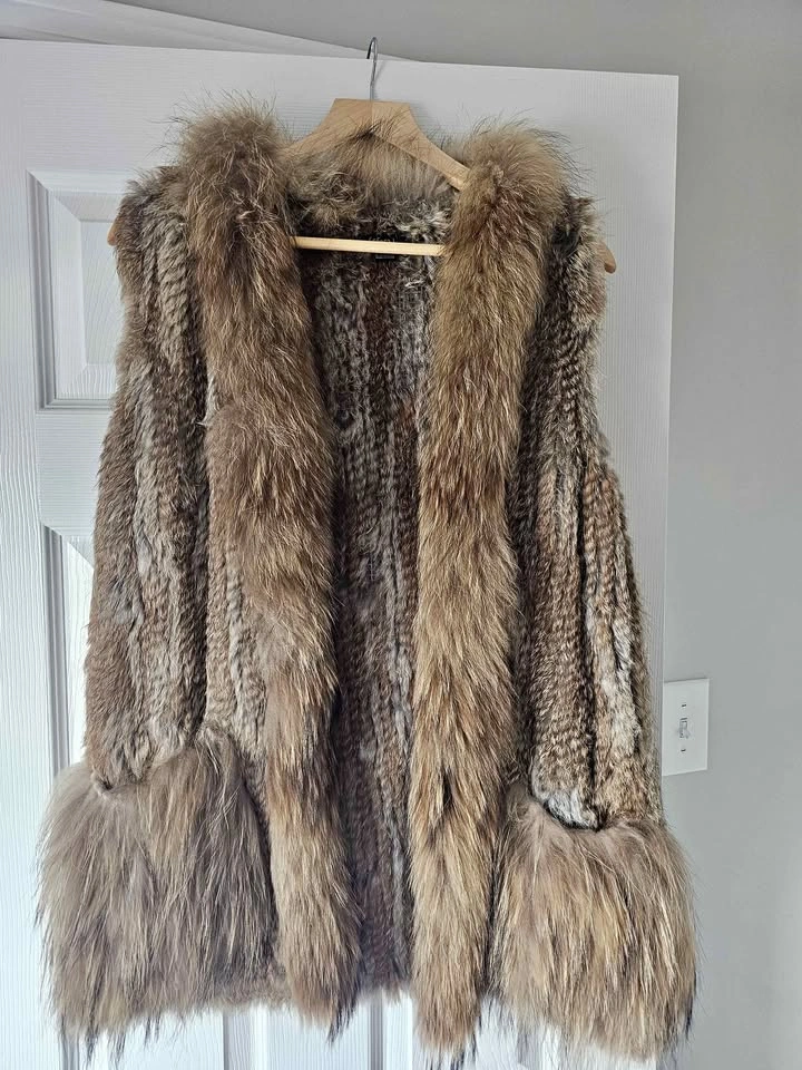 Sfera Faux Fur Vest – Size Medium – Super Soft
