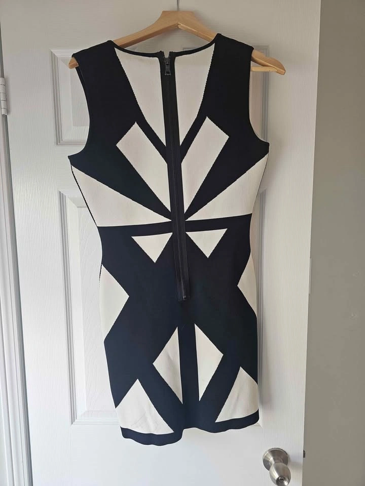 BCBGMAXAZRIA “Evinna” Black & White Dress – Size Medium – NWT - photo 3