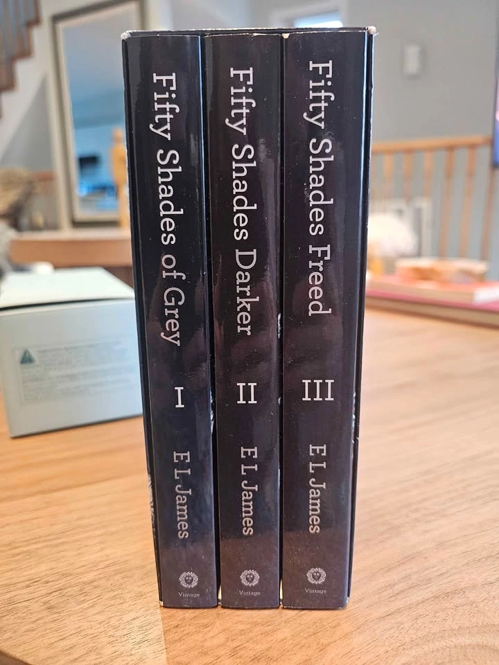 Box Set - fifty shades of grey - photo 2