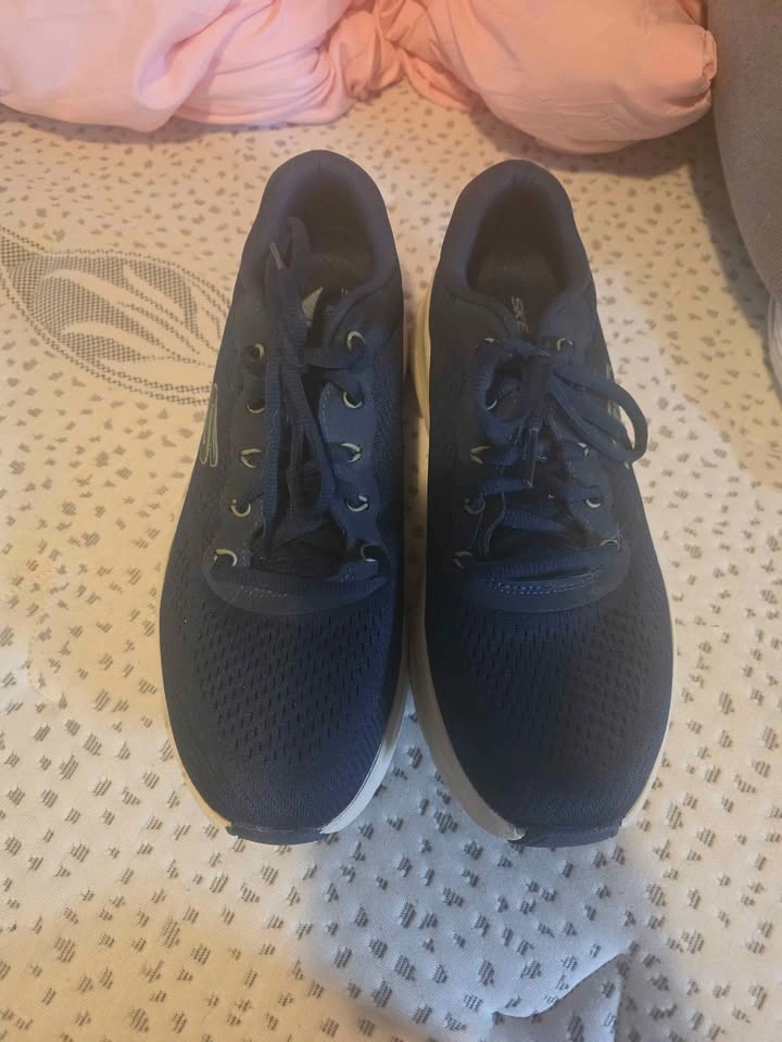 Men's Skechers Air-Cooled Arch Fit Sneakers – Size 8.5 US - photo 2