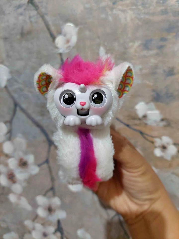 Little Live Pets - Wrapples "Una" furry digital pet bracelet 🏈
