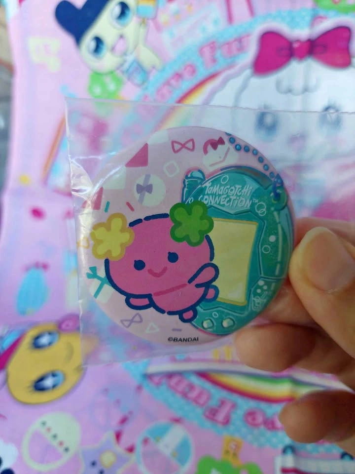 Tamagotchi - Fuwaritchi/Violetchi & Melon Soda Button Badge 🏈