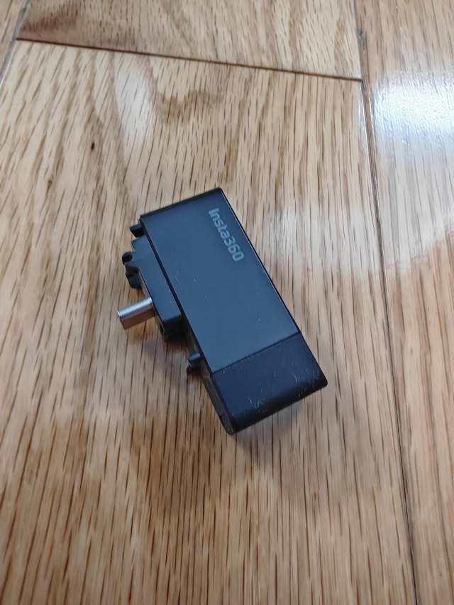Insta360 X3 Quick Reader - Camera File Transfer Accessory