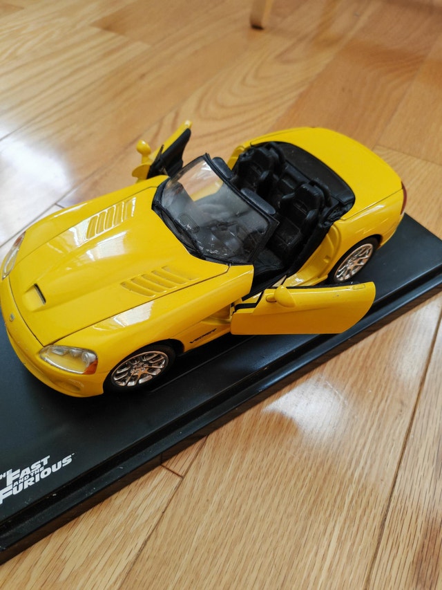 Fast & Furious Yellow Dodge Viper Die-Cast Model Car - photo 3