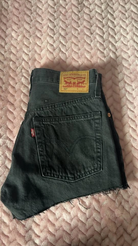 Levi 501 original fit high rise Women’s short - photo 2