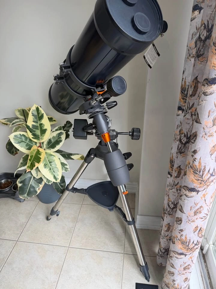 Celestron AstroMaster 130EQ Telescope – Excellent condition! - photo 2