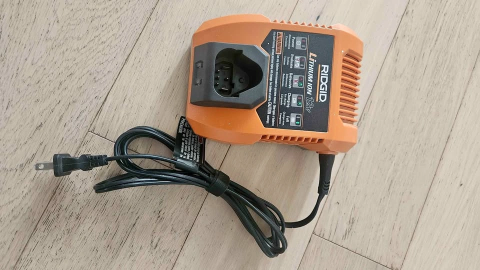 RIDGID 12V Lithium-Ion Battery Charger