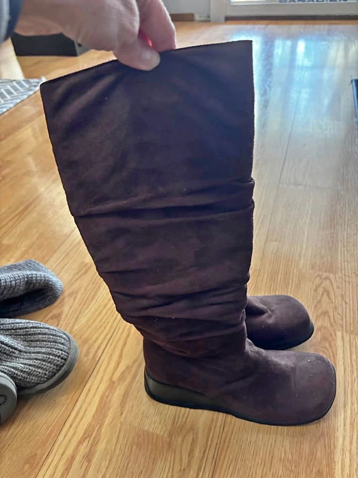 Canty Brown Suede Wedge Boots Size 6