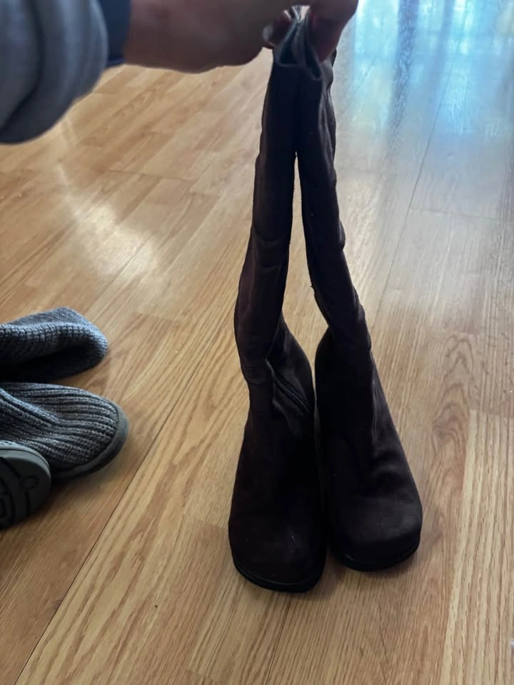 Canty Brown Suede Wedge Boots Size 6 - photo 2