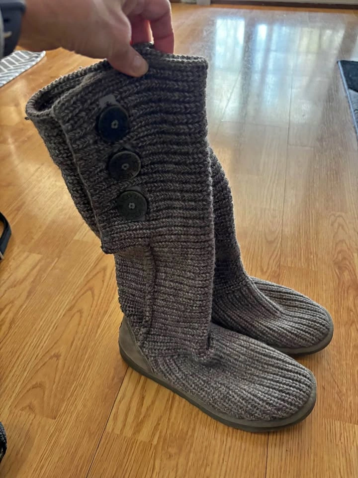 UGG Classic Cardy Knit Boots Size 7
