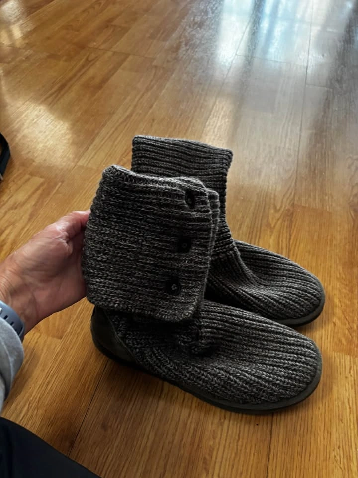 UGG Classic Cardy Knit Boots Size 7 - photo 2