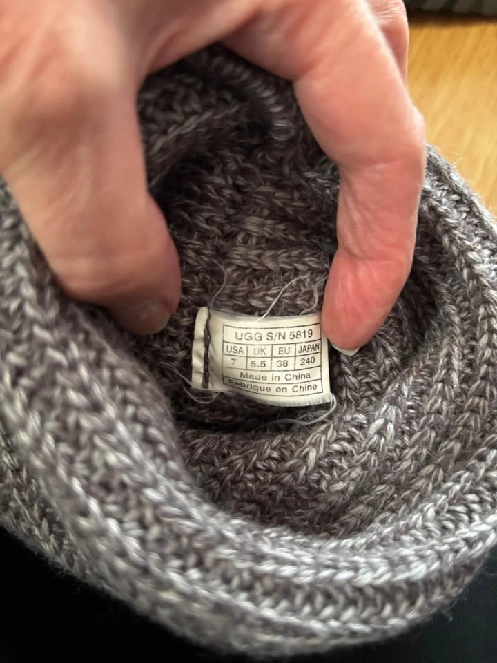 UGG Classic Cardy Knit Boots Size 7 - photo 4