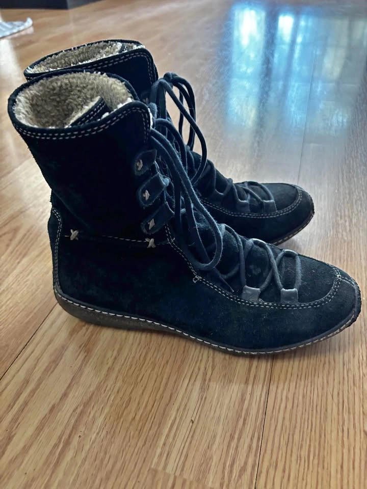 Timberland Mount Holly Suede Lace-Up Boots Size 6.5M
