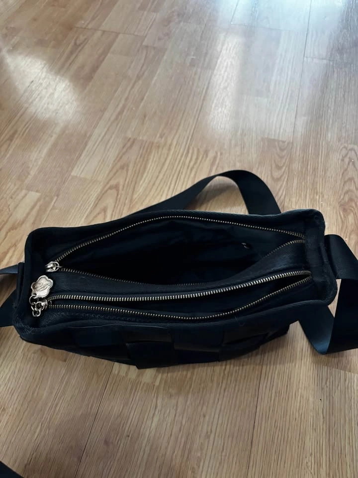 Harveys Black Woven Seatbelt Crossbody Bag - photo 2