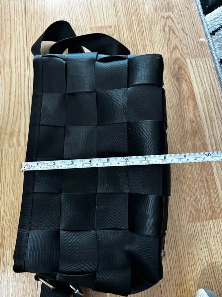 Harveys Black Woven Seatbelt Crossbody Bag - photo 4