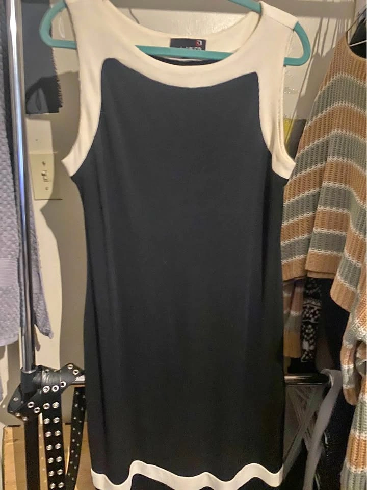 Laura Black and White Sleeveless Dress Size 14