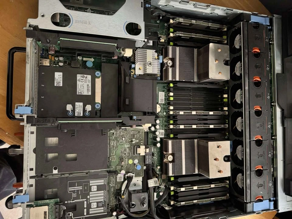 Dell PowerEdge R720xd - photo 2