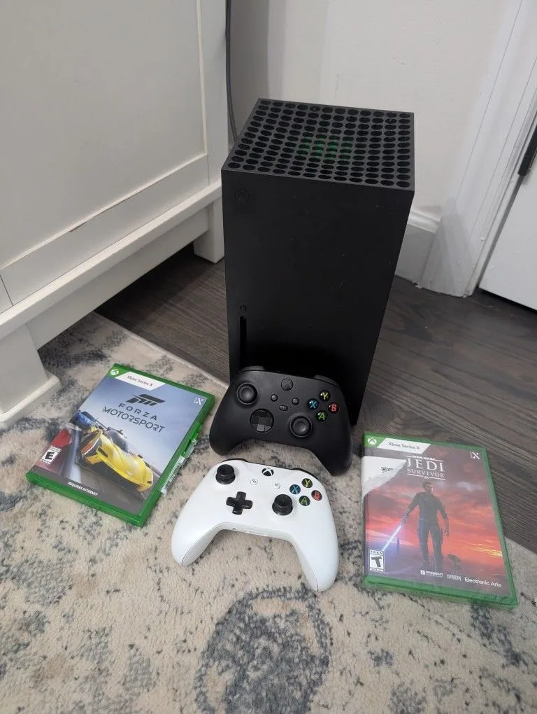 XBox Series X 1 TB image indicator(2)