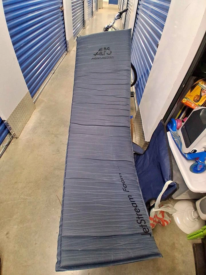 ALPS 🏈Mountaineering JetStream Foam Sleeping Pad