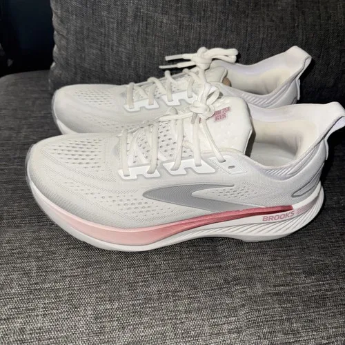 brooks adrenaline gts 23 womens Size 11.5