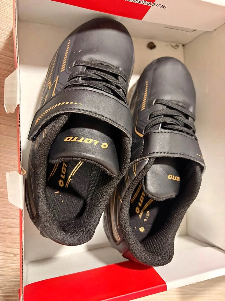 Soccer shoe for sale