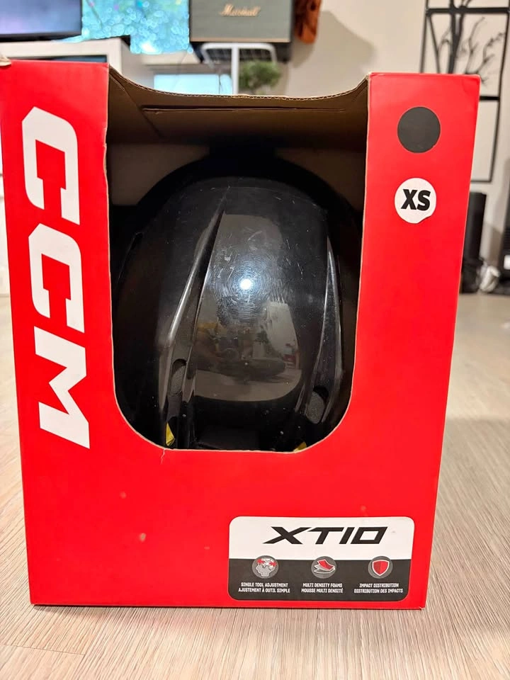 Snow skating helmet