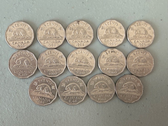 Collection of 45 Vintage Canadian Nickels (1926–1962) - photo 3