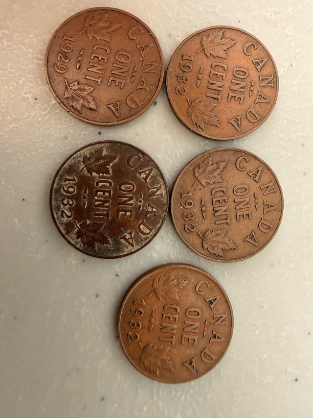 Lot of 28 Vintage Canadian & British Large & Small Cents