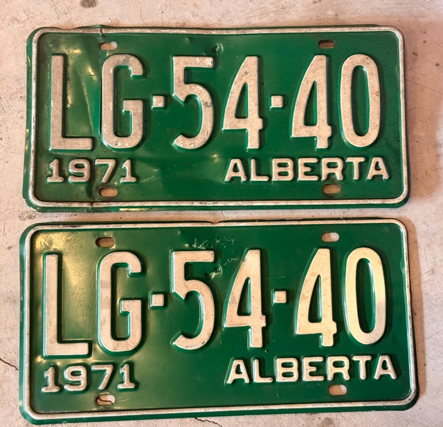 Vintage 1970’s Alberta license plates - photo 3