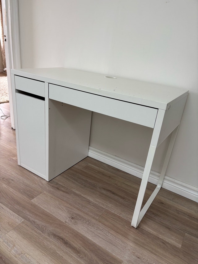IKEA Children’s Desk - photo 2