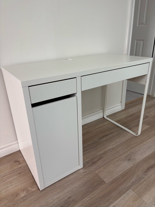 IKEA Children’s Desk - photo 3