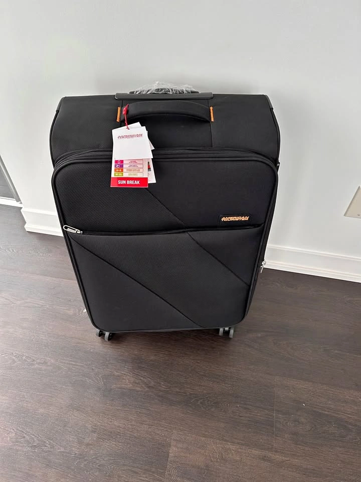 American Tourister Sun Break Medium Spinner Suitcase – Brand New