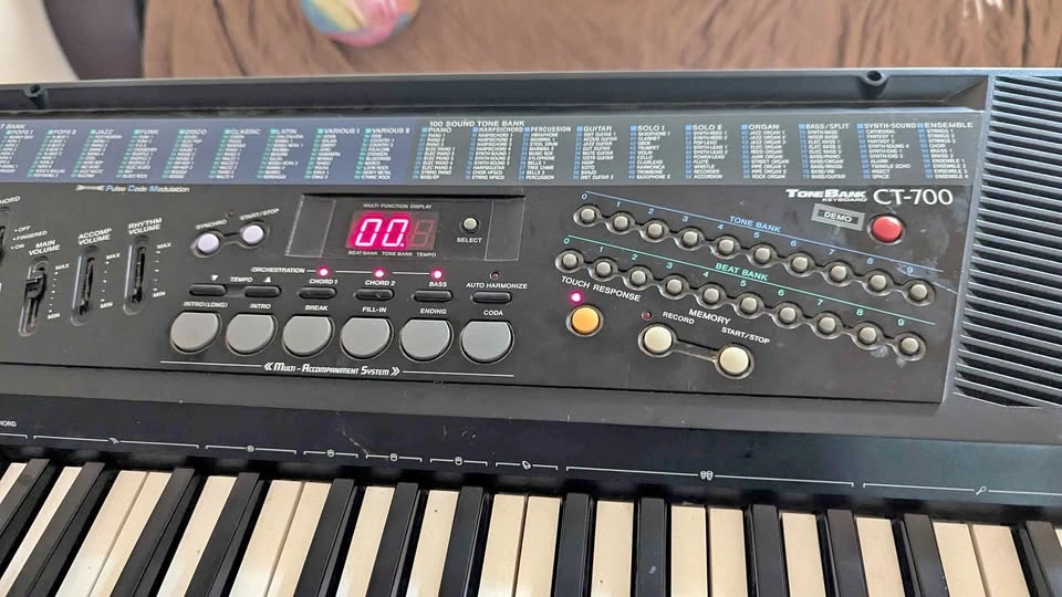 Casio ToneBank CT-700 Keyboard