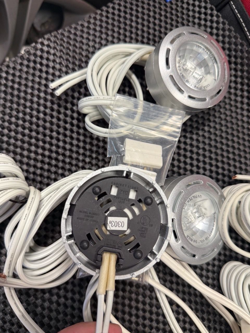 USA Lighting Cabinet Lights G-8 Bulb 5-Piece Set - photo 4