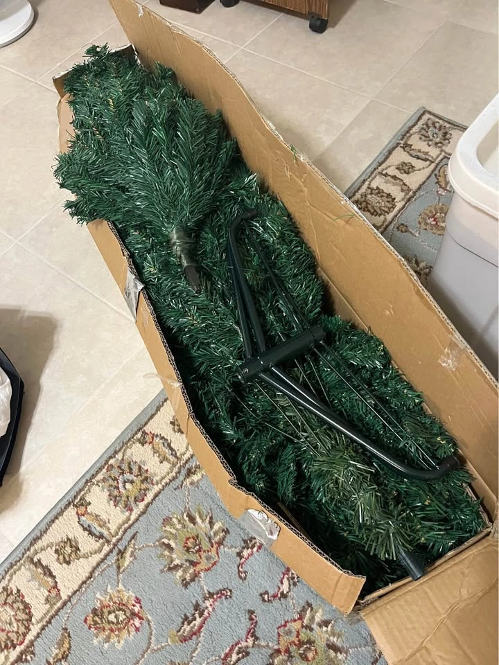 (Est 5.9ft) Artificial Christmas Tree - photo 2