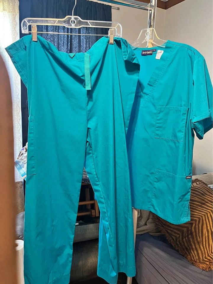 Sivvan Unisex Classic V-Neck 3-Pocket Scrub Top - Teal Blue