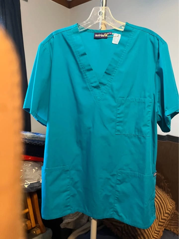 Sivvan Unisex Classic V-Neck 3-Pocket Scrub Top - Teal Blue - photo 2