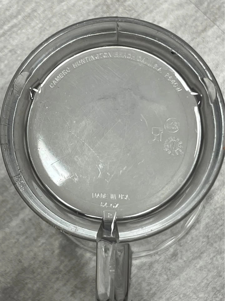 Cambro Camwear 64 oz Commercial Clear Pitcher - photo 2