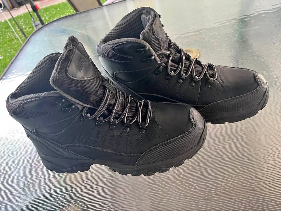 Nevados Way Black Hiking Boots