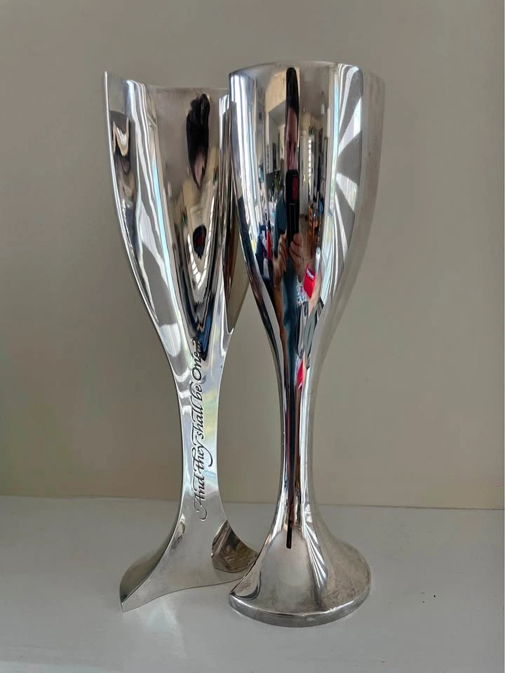 Yin Yang Interlocking Wedding Goblet / Toasting Flutes
