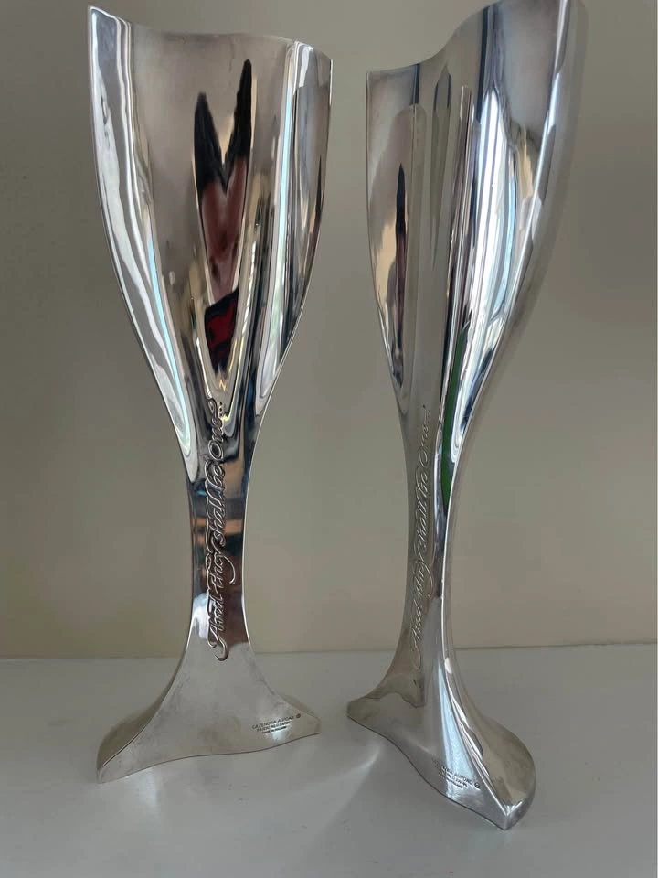 Yin Yang Interlocking Wedding Goblet / Toasting Flutes - photo 3