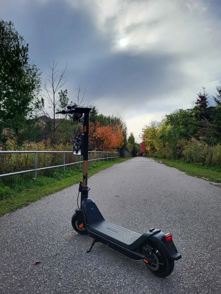 NIU KQi3 Pro Electric Scooter - photo 2