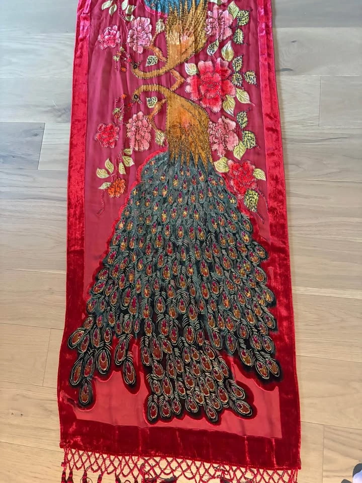 Hand-Beaded Silk & Velvet Peacock Shawl – Never Worn - photo 2