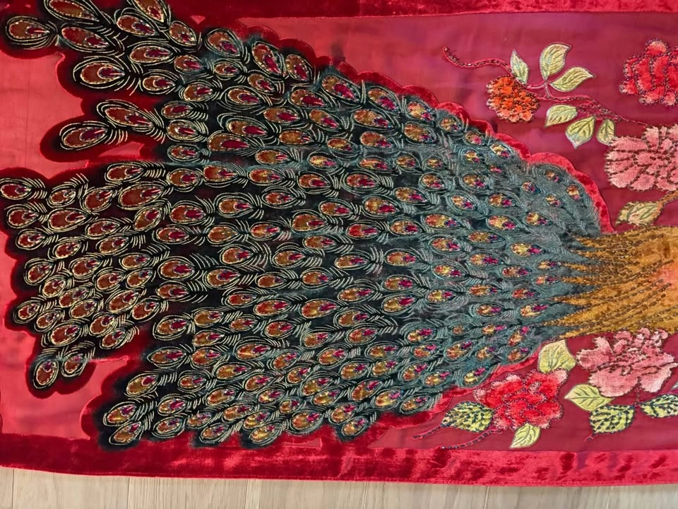 Hand-Beaded Silk & Velvet Peacock Shawl – Never Worn - photo 3