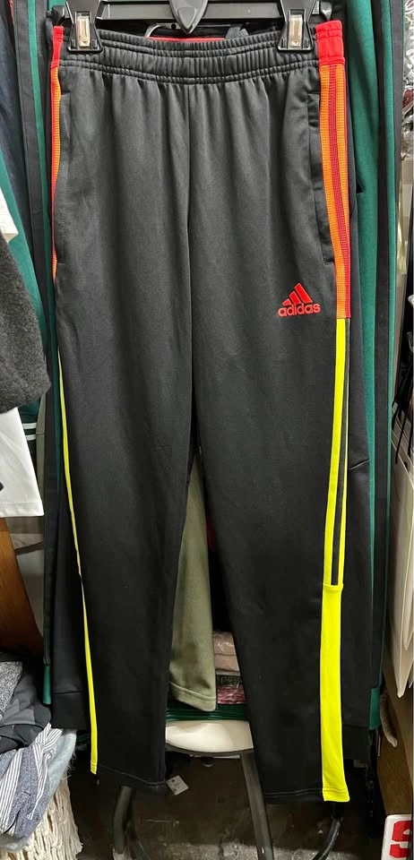 🏈 Adidas Sweatpants